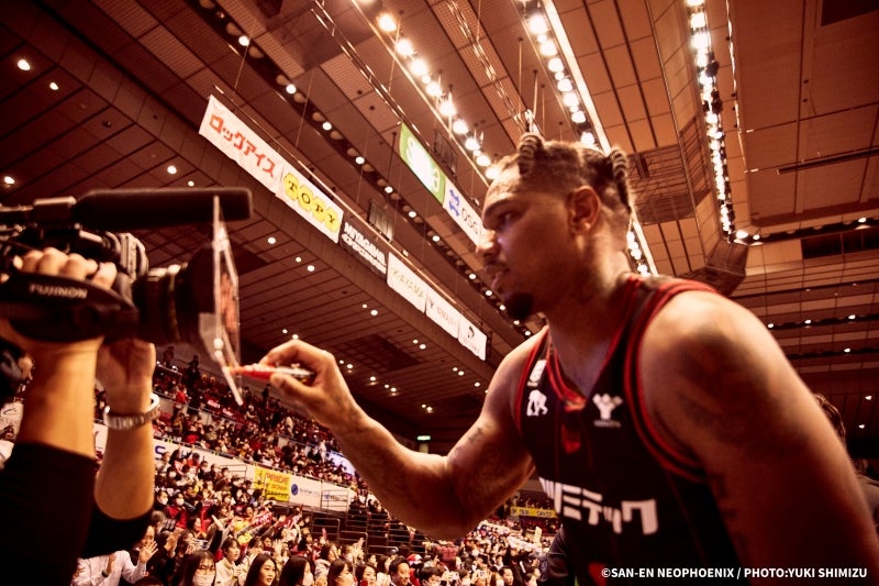 VICTORYオークション 「選手サイン入りアクリルパネル」開催のお知らせ